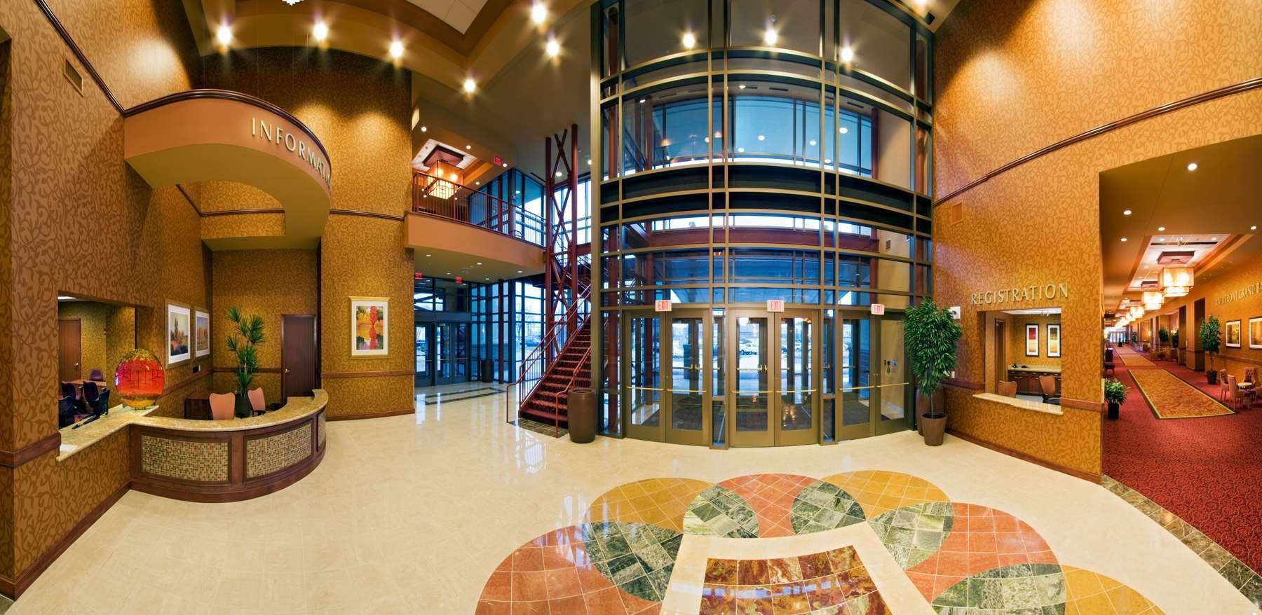 Embassy Suites East Peoria Hotel And Riverfront Conference Center Esterno foto