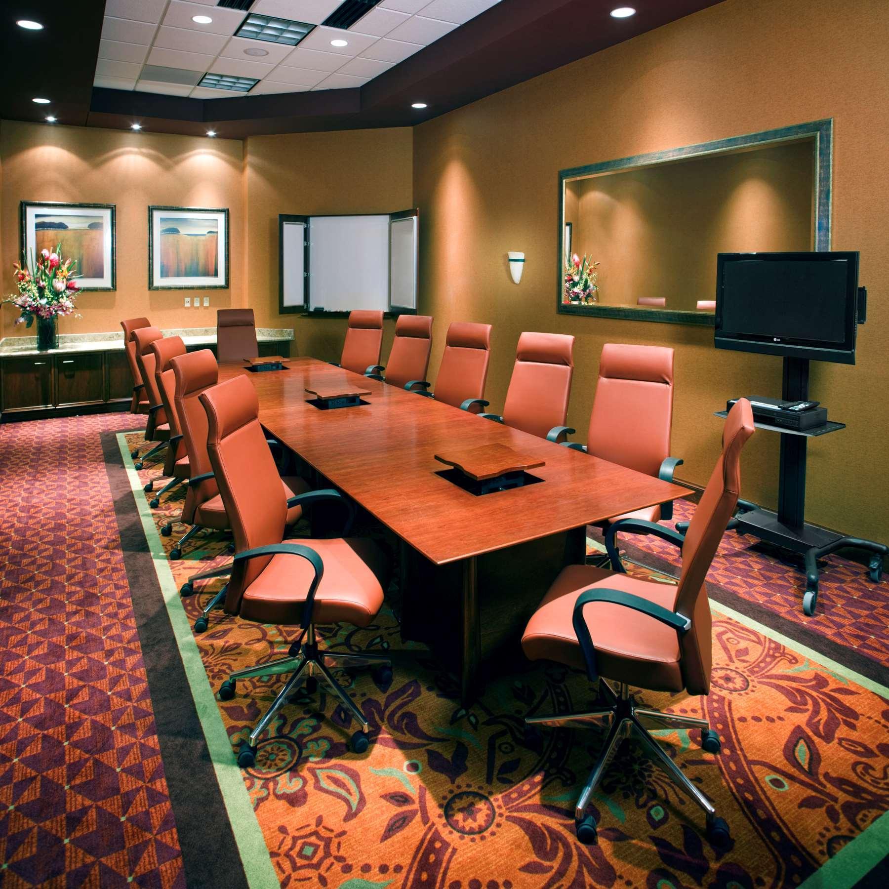 Embassy Suites East Peoria Hotel And Riverfront Conference Center Servizi foto