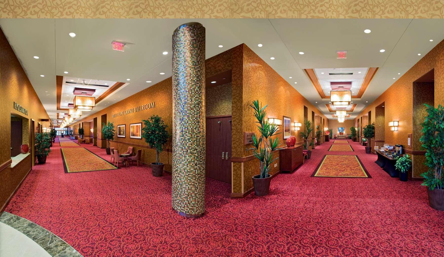 Embassy Suites East Peoria Hotel And Riverfront Conference Center Esterno foto