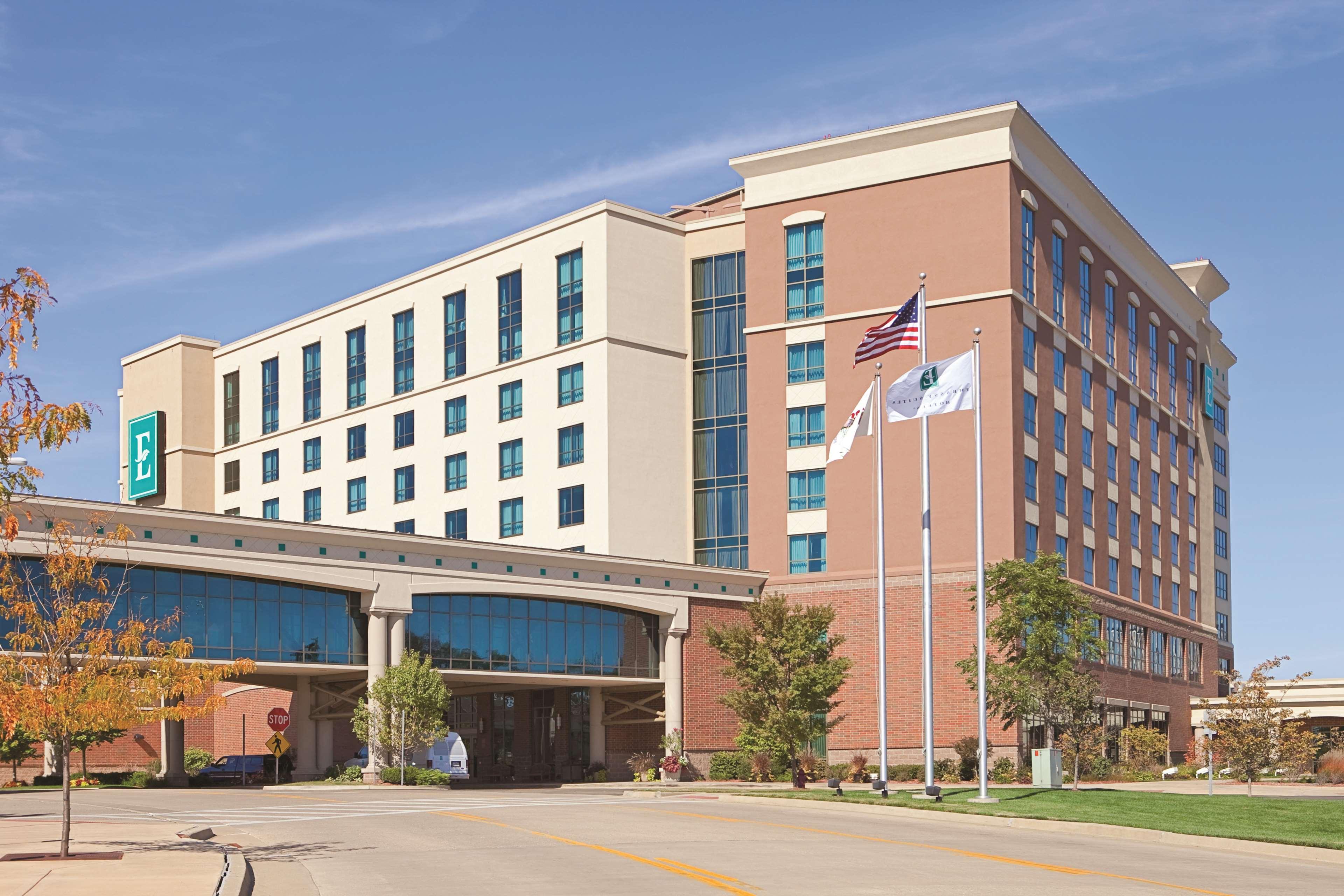 Embassy Suites East Peoria Hotel And Riverfront Conference Center Esterno foto