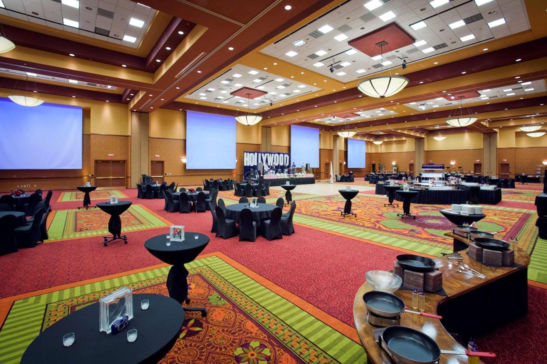 Embassy Suites East Peoria Hotel And Riverfront Conference Center Esterno foto