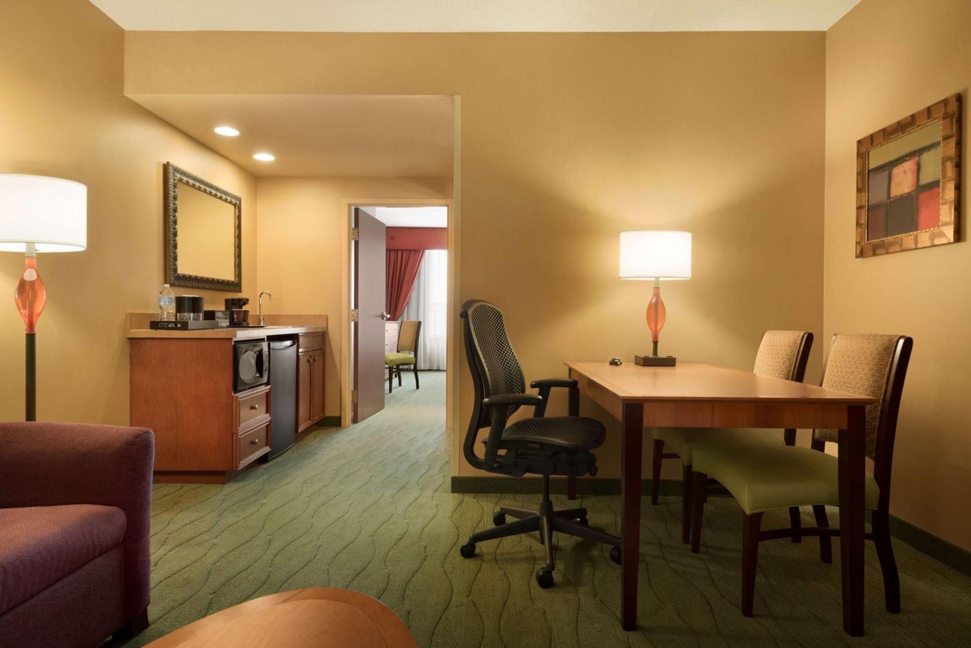 Embassy Suites East Peoria Hotel And Riverfront Conference Center Esterno foto
