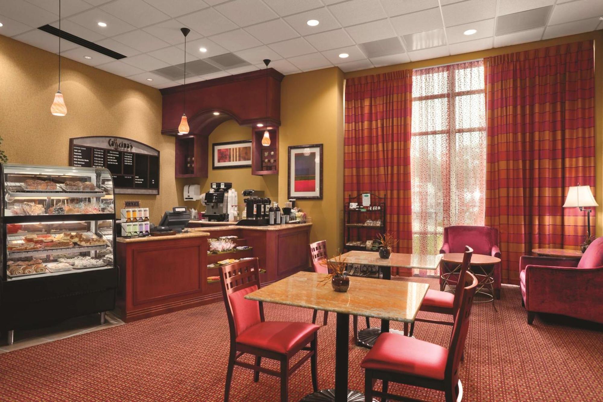 Embassy Suites East Peoria Hotel And Riverfront Conference Center Esterno foto