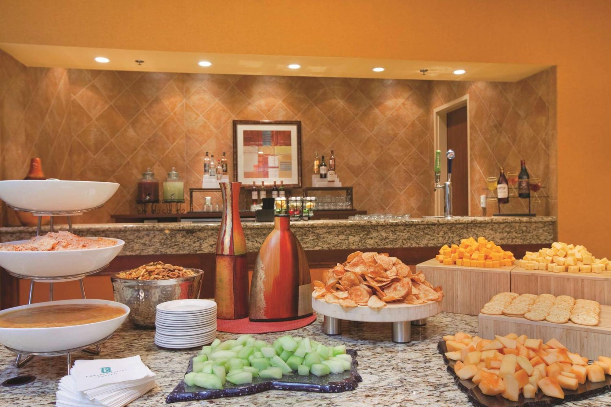 Embassy Suites East Peoria Hotel And Riverfront Conference Center Esterno foto
