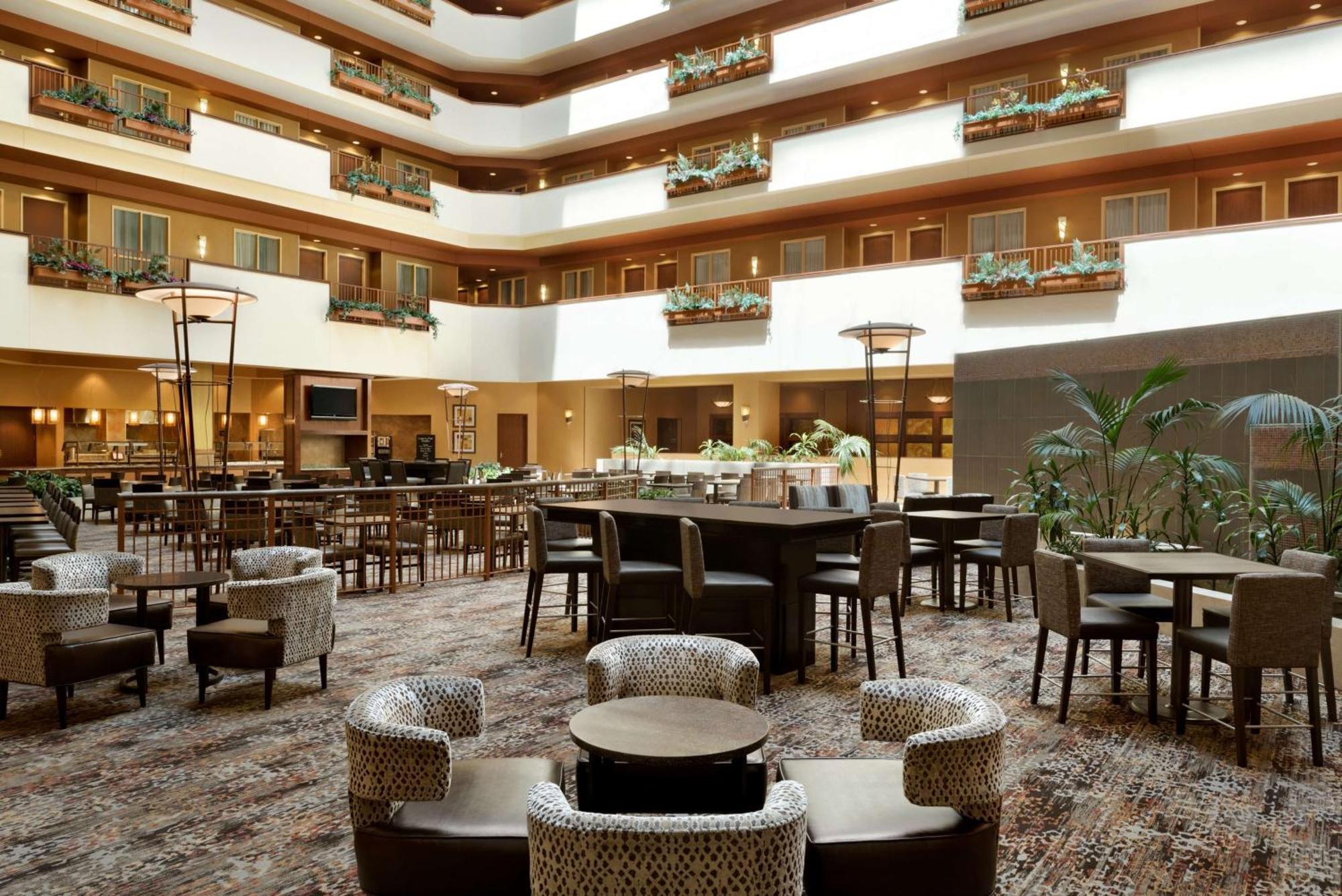 Embassy Suites East Peoria Hotel And Riverfront Conference Center Esterno foto